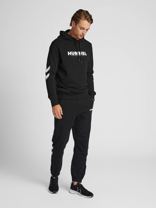 hmlLEGACY REGULAR PANTS, BLACK, model