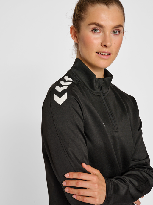 hmlCORE XK HALF ZIP SWEAT WOMAN, BLACK, model