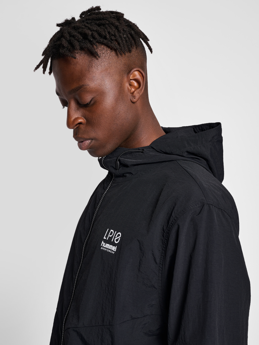hmlLP10 BOXY ZIP JACKET, 2001, model