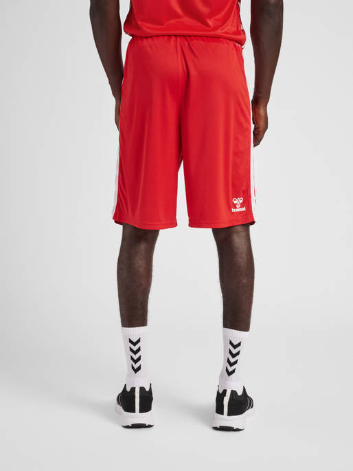 hmlCORE XK BASKET SHORTS, TRUE RED, model