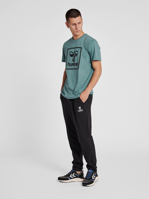 hmlOSCAR TAPERED PANTS, BLACK, model