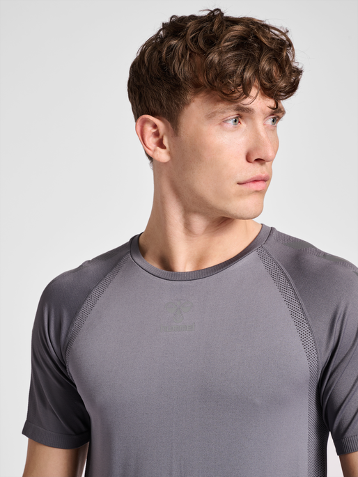 hmlPRO GRID SEAMLESS S/S, FORGED IRON/QUIET SHADE, model