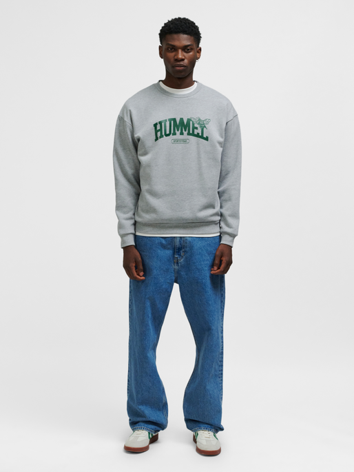 hmlLOOSE CREWNECK UNIVERSITY BEE, GREY MELANGE, model