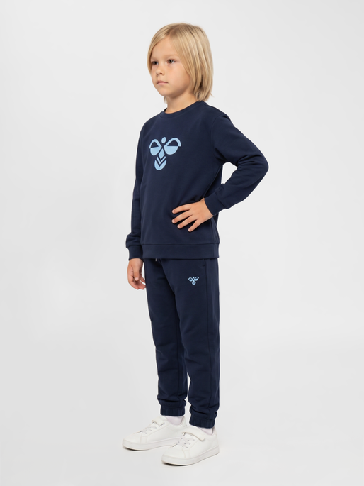 hmlJR REG TUKAS PANTS, DRESS BLUES/FLINT STONE, model