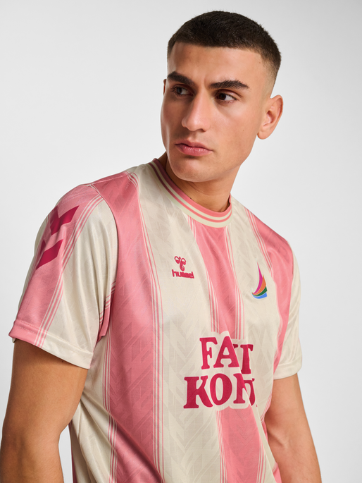 FAXE KONDI PINK JERSEY S/S, CREAM PINK FAXE KONDI PINK JERSEY S/S, CREAM PINK, model