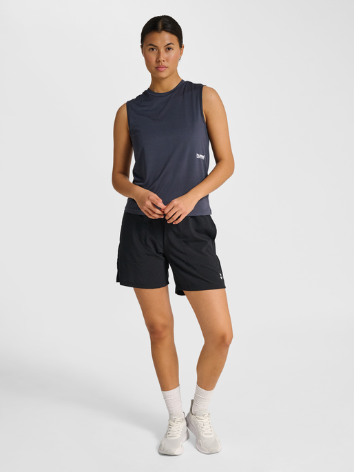 hmlPULSE WORKOUT W TANKTOP, EBONY, model