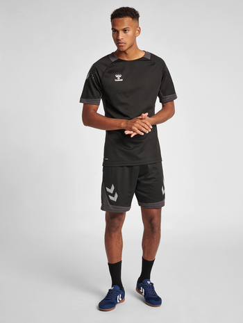 hmlLEAD POLY SHORTS, BLACK, model