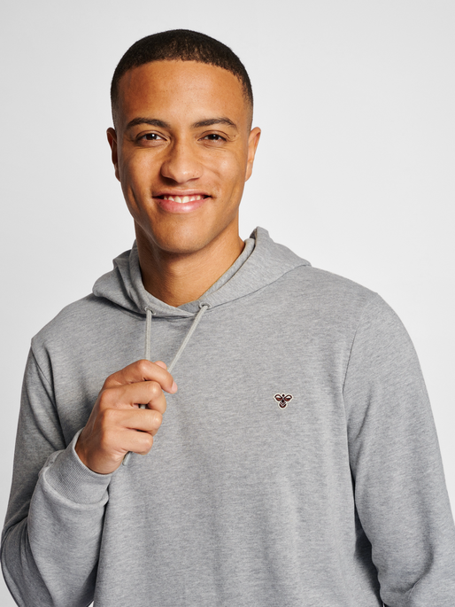 hmlIC FRED HOODIE, GREY MELANGE, model