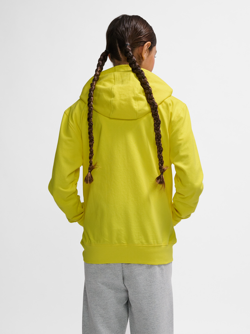 hmlGO 2.0 ZIP HOODIE KIDS, BLAZING YELLOW, model