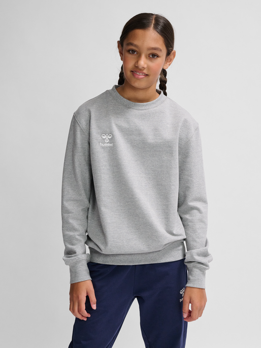 hmlGO 2.0 SWEATSHIRT KIDS, GREY MELANGE, model