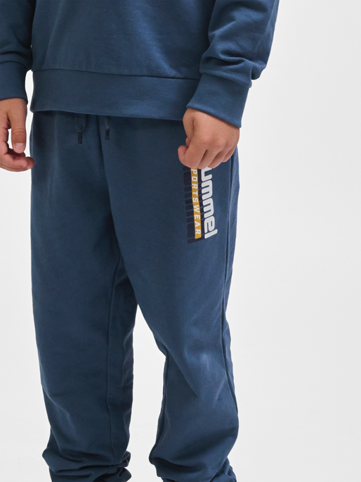 hmlTUKAS PANTS, BERING SEA, model