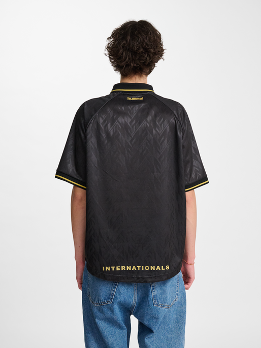 hmlLOOSE BAY SOCCER JERSEY S/S, BLACK, model