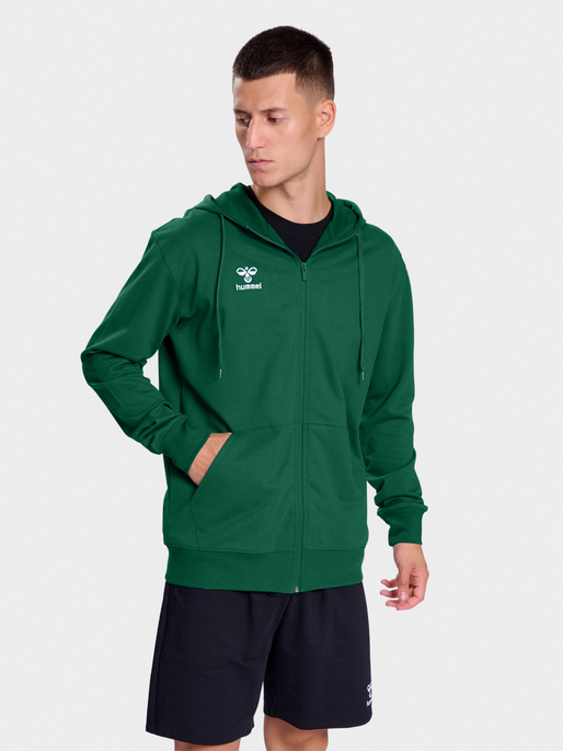 hmlGO 2.0 ZIP HOODIE, EVERGREEN, model