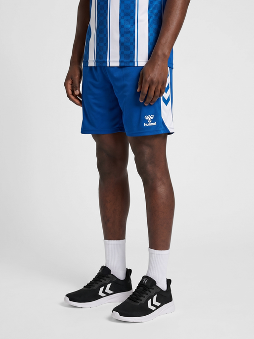 hmlMATCH SHORTS, TRUE BLUE/WHITE, model