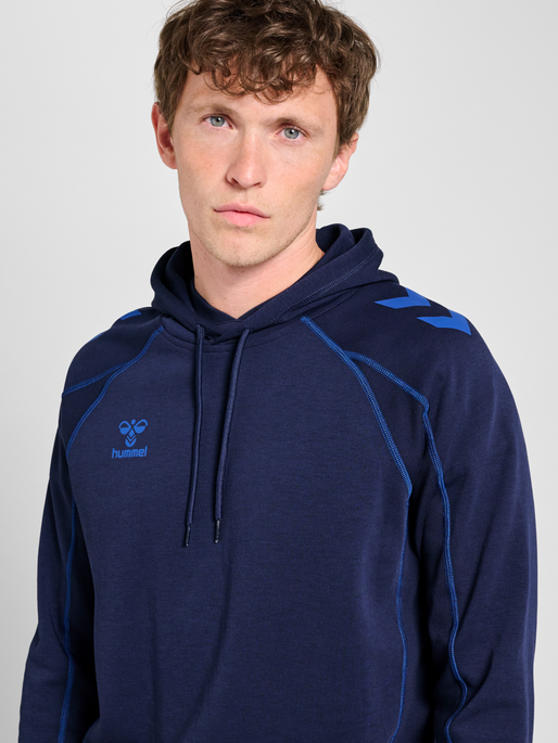 hmlMOVE 2.0 HOODIE, MARINE, model