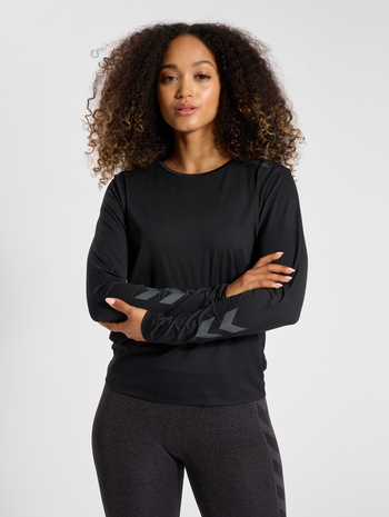 hmlMT TAYLOR T-SHIRT L/S, BLACK, model