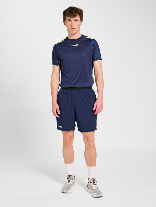 hmlBLAZE 2.0 TRAINING SHORTS, MARINE/SHADOW LIME, model