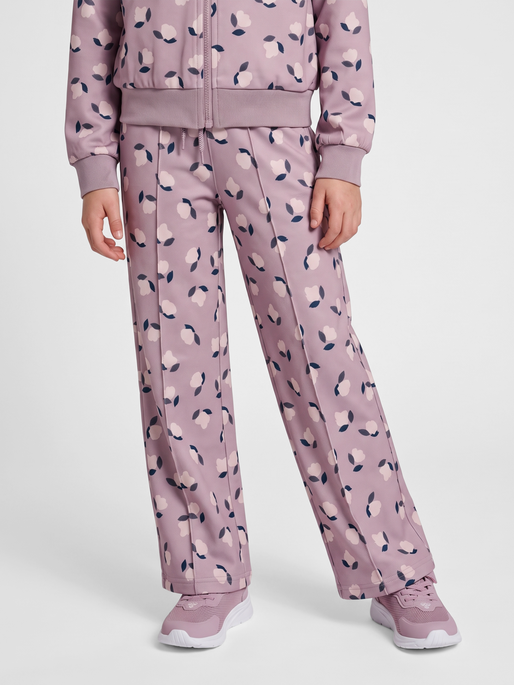 hmlJR REG POLY GYM PANTS, SEA FOG, model