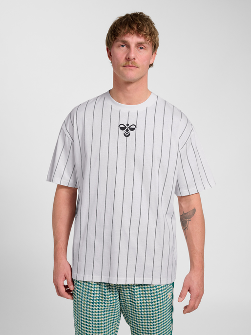 Chevron Pinstripe T-Shirt, WHITE/BLACK, model