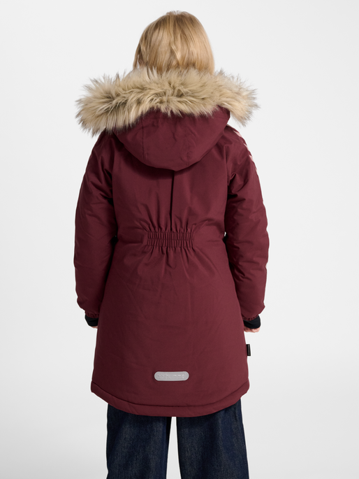 hmlLEAF TEX COAT, WINDSOR WINE, model