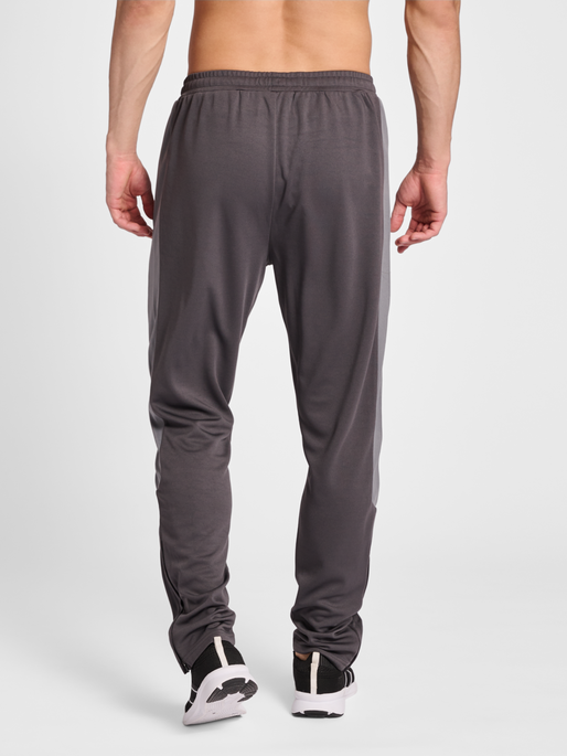 hmlPRO GRID POLY PANTS, FORGED IRON/QUIET SHADE, model