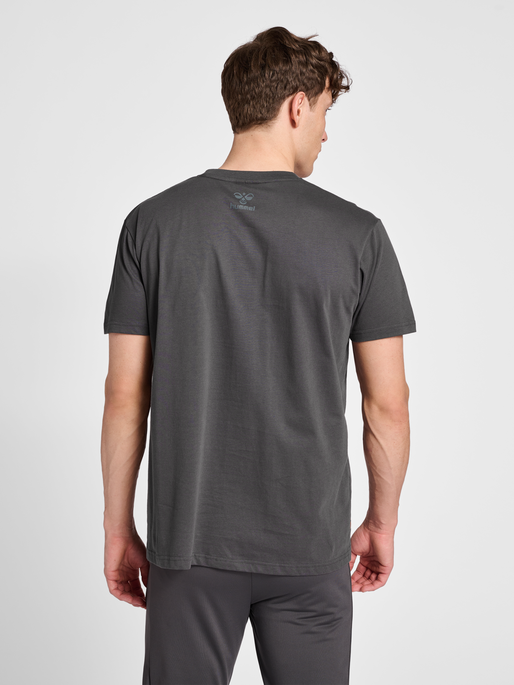 hmlPRO GRID COTTON T-SHIRT S/S, FORGED IRON, model