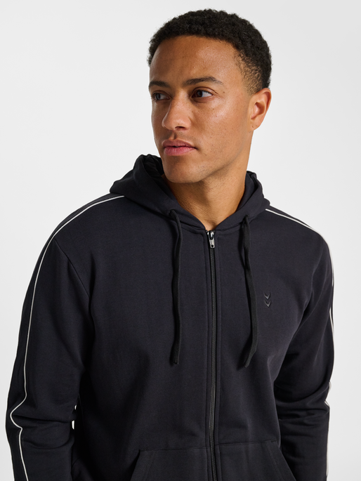 hmlPULSE PIPING ZIP HOODIE, BLACK, model