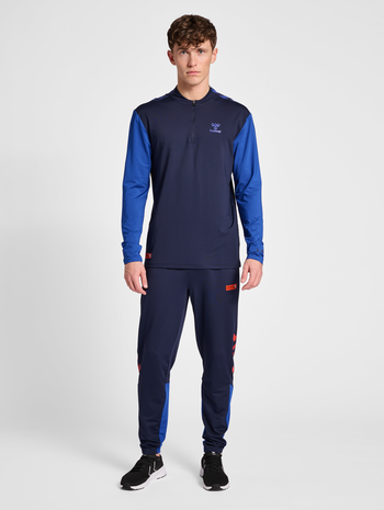 hmlPRO GRID GK SWEATPANTS, MARITIME BLUE, model