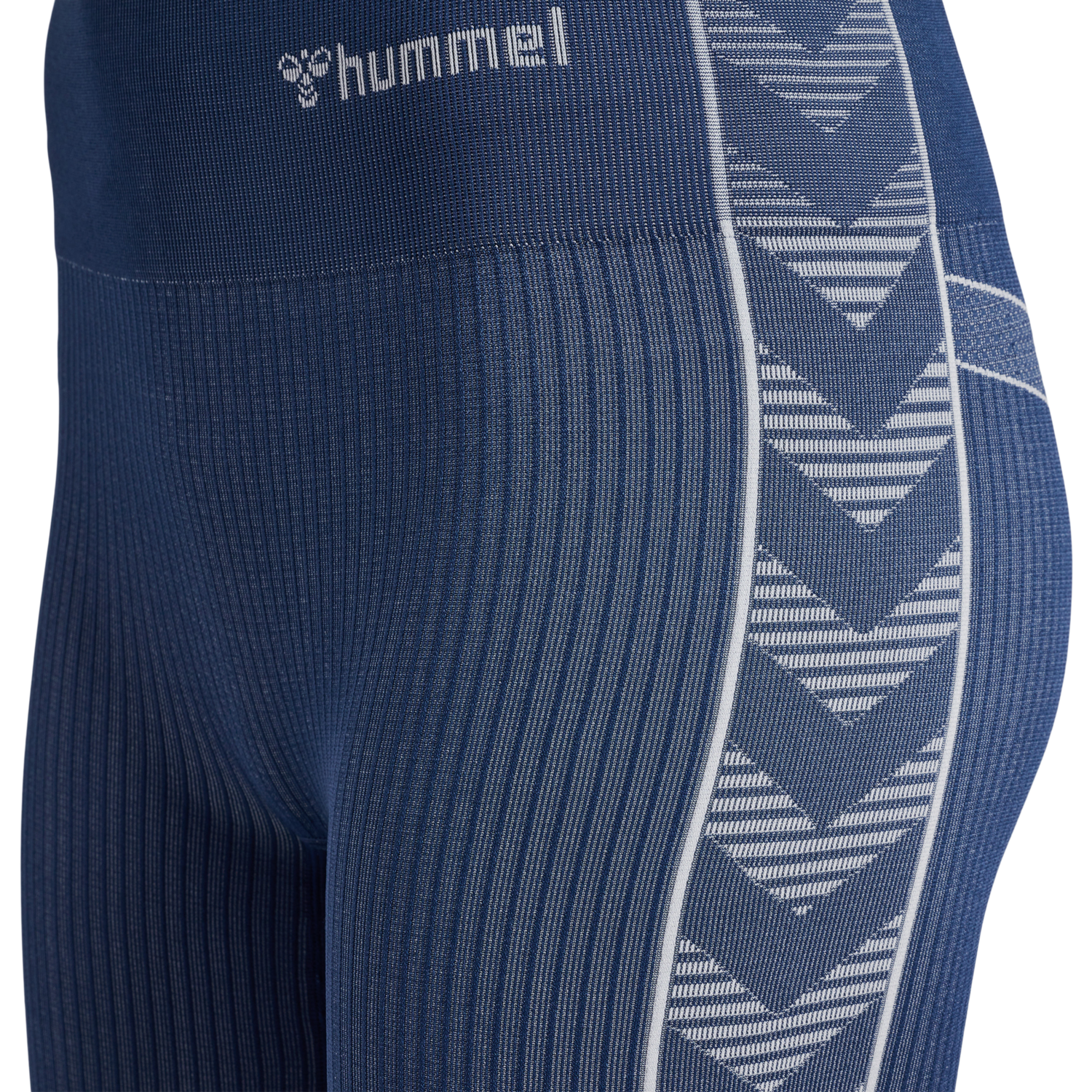 hmlMT BLAZE SEAMLESS MW SHORTS, INSIGNIA BLUE, packshot