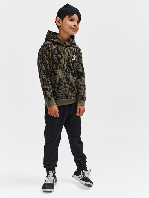 hmlMOLT HOODIE, DUSTY OLIVE, model