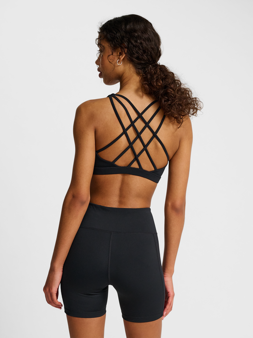 hmlHIIT IMPACT STRAP BRA, BLACK, model