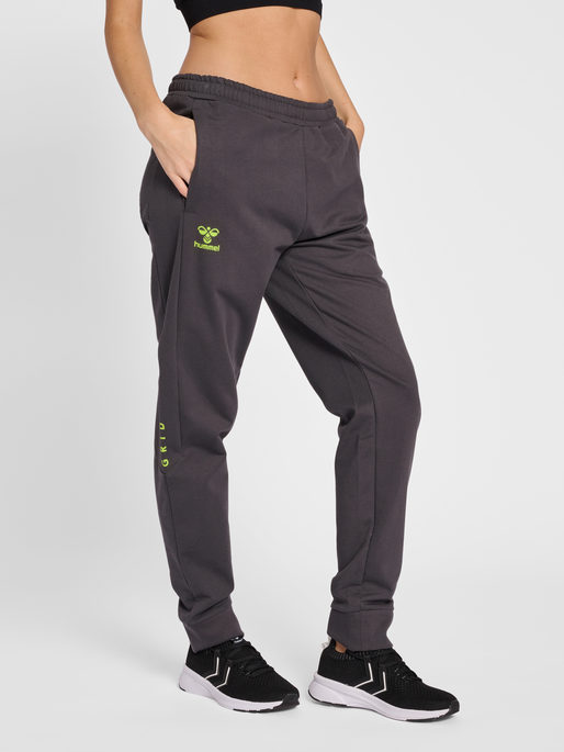 hmlOFFGRID COTTON PANTS WO, FORGED IRON, model