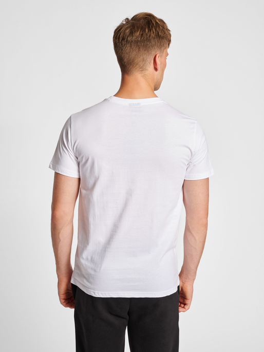 hmlRED BASIC T-SHIRT S/S, WHITE, model