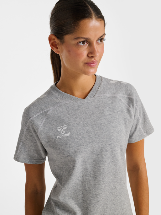 hmlMOVE 2.0 T-SHIRT S/S WOMAN, GREY MELANGE, model