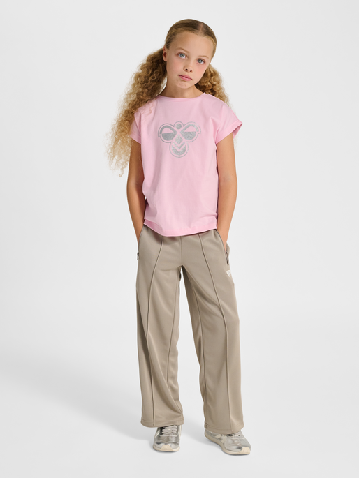 hmlJR REG T-SHIRT S/L BIG BEE, ROSEATE SPOONBILL, model