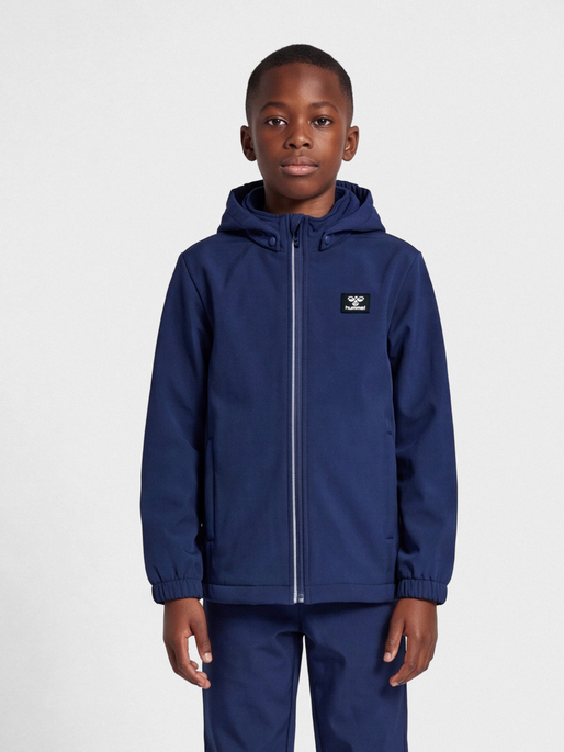 hmlMARS SOFTSHELL JACKET, BLACK IRIS, model