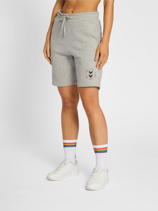 hmlEVERYTHING NOTHING SWEAT SHORTS, GREY MELANGE, model