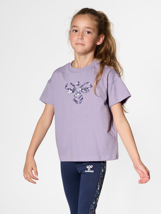 hmlLIBI T-SHIRT, LAVENDER GRAY, model