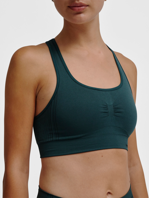 hmlCLEA SEAMLESS TOP, BLACK MELANGE, model