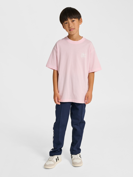 hmlJR LOOSE T-SHIRT S/S STADIUM, PINK-A-BOO, model