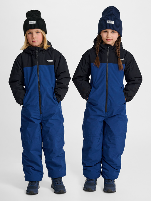 hmlJR BLOCK SNOWSUIT WP, ESTATE BLUE, model