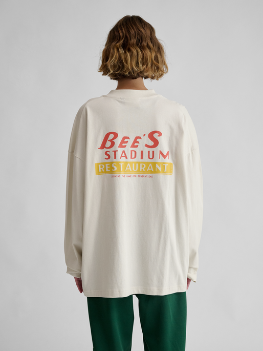 hmlLOOSE T-SHIRT L/S BEES STADIUM, TOFU, model