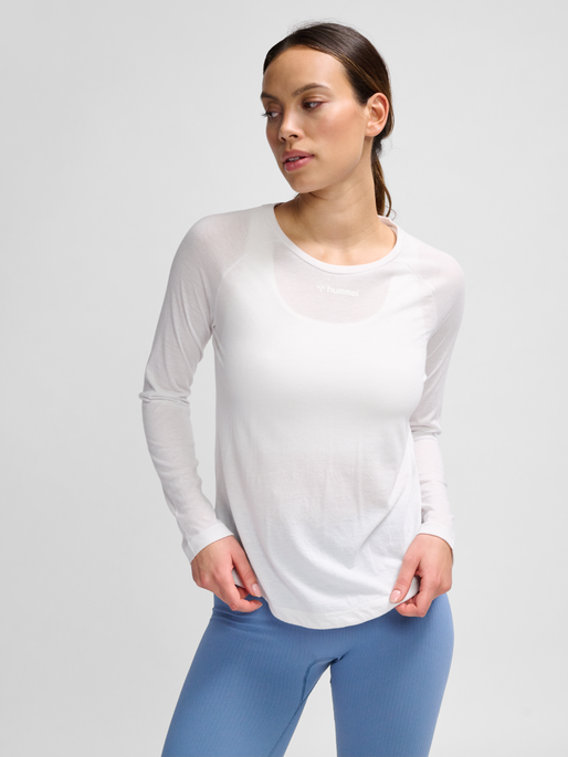 hmlMT VANJA T-SHIRT L/S, WHITE, model