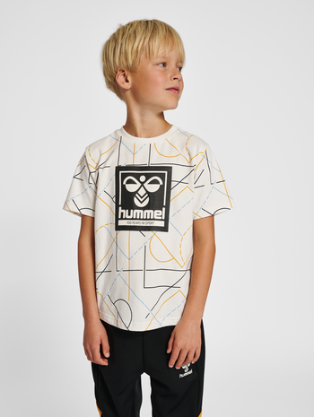 hmlCARLOS T-SHIRT S/S, MARSHMALLOW, model