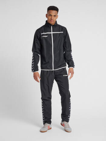 hmlAUTHENTIC TRAINING JACKET, BLACK, model