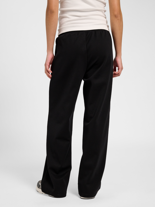 hmlDEFENDER W PANTS, BLACK, model