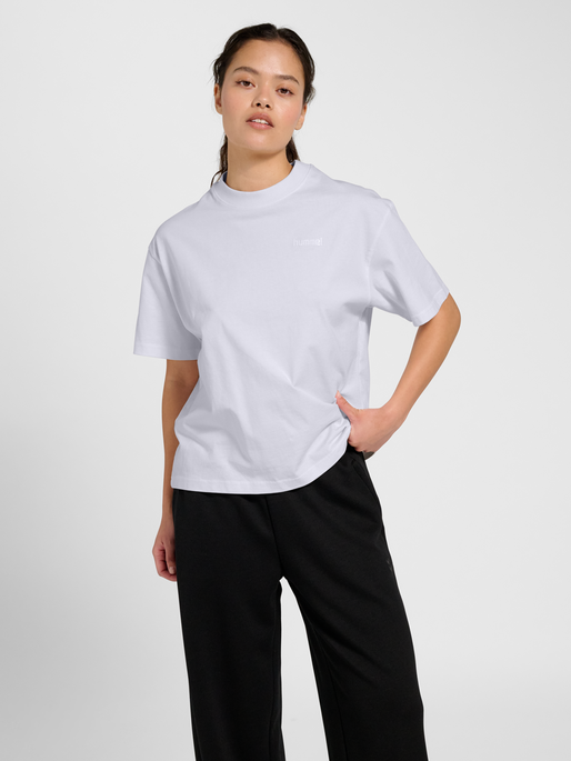 hmlKEEPER LOGO W T-SHIRT S/S, WHITE, model