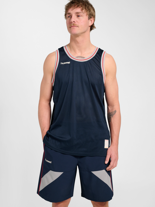 hmlWORLD 26 MESH TANK TOP, DARK SAPPHIRE, model