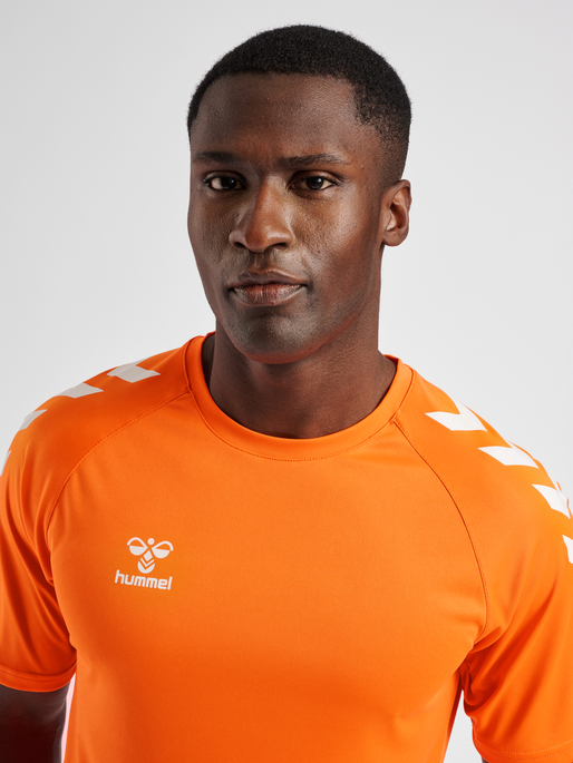 hmlCORE XK CORE POLY T-SHIRT S/S, ORANGE TIGER, model