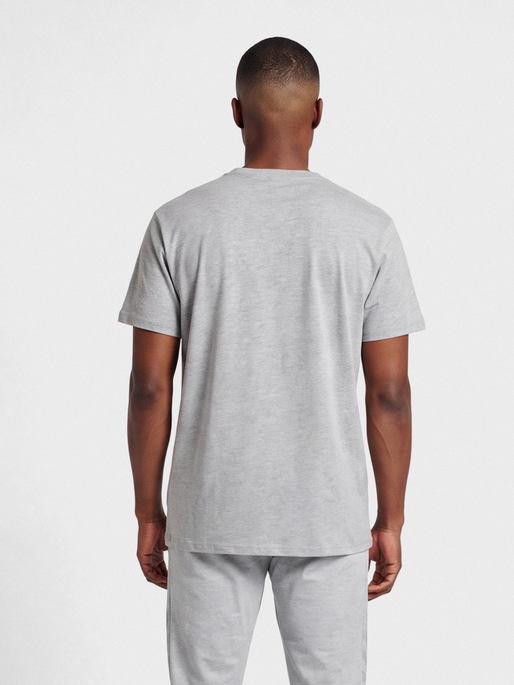 hmlGO 2.0 T-SHIRT S/S, GREY MELANGE, model